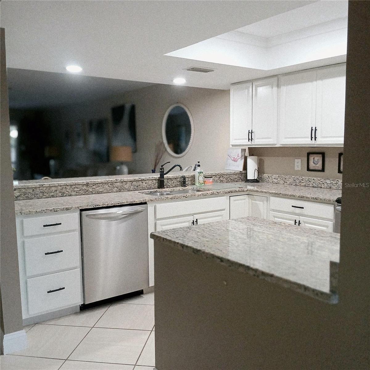 7143 WOOD CREEK DR #203, SARASOTA, FL, 34231