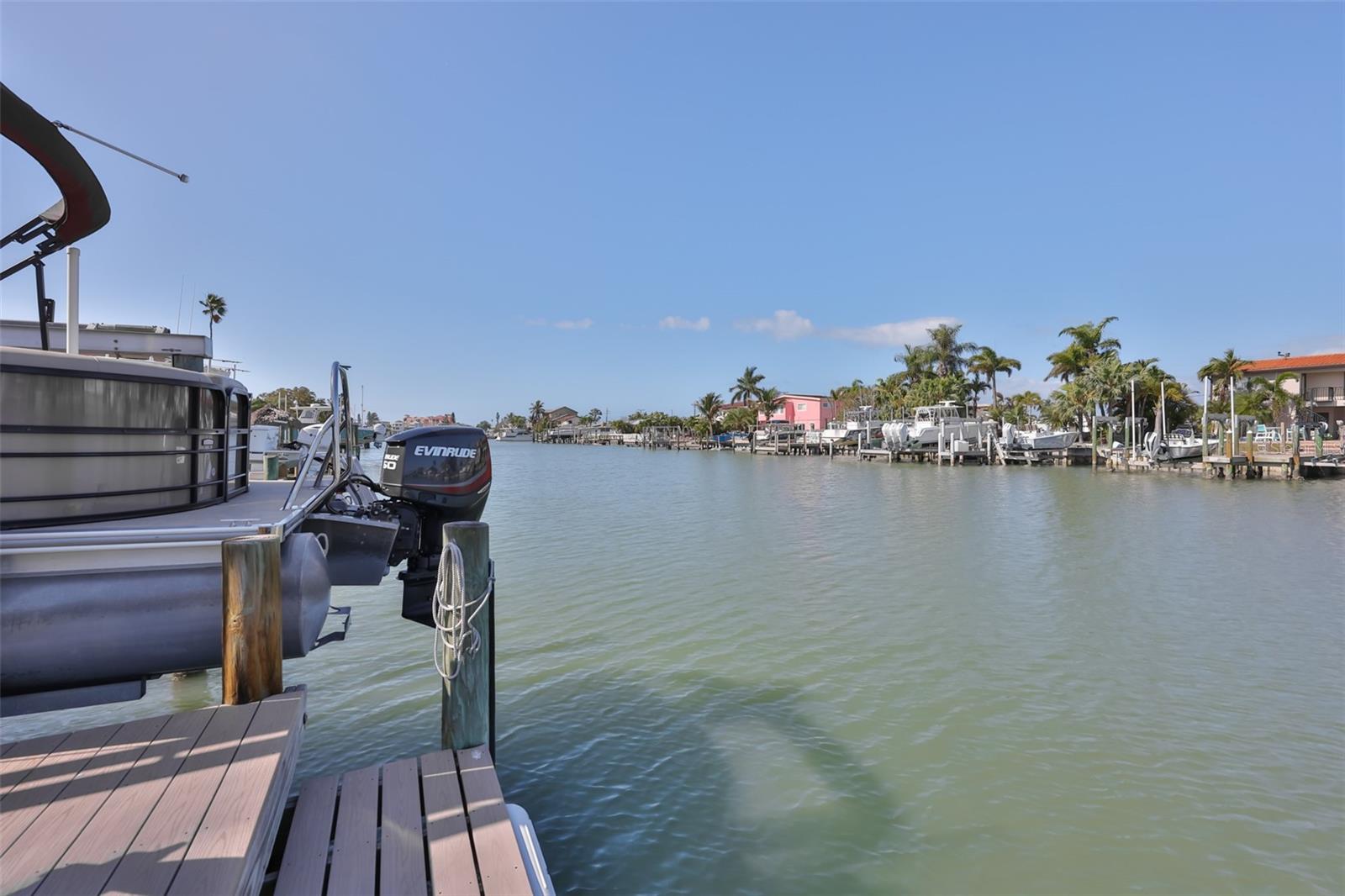 538 LILLIAN DR, MADEIRA BEACH, FL, 33708