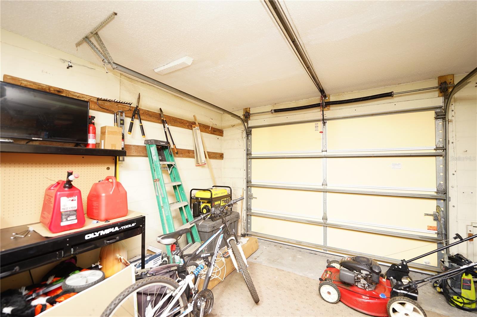 8300 75TH AVE, SEMINOLE, FL, 33777