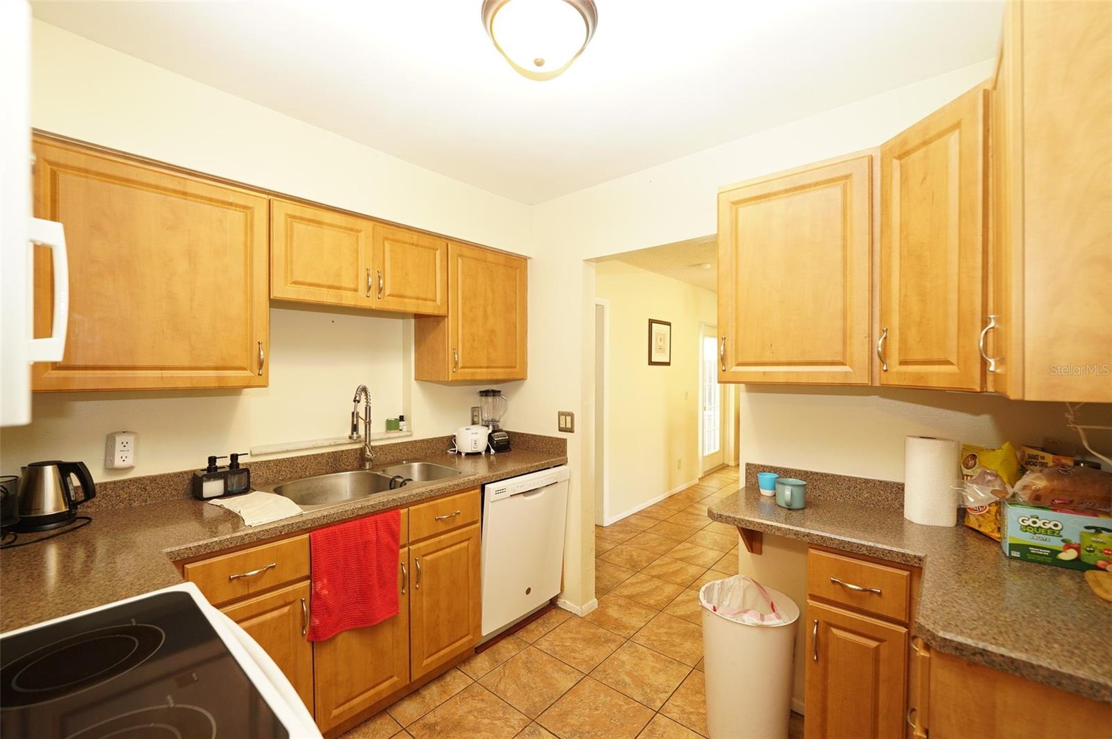 8300 75TH AVE, SEMINOLE, FL, 33777