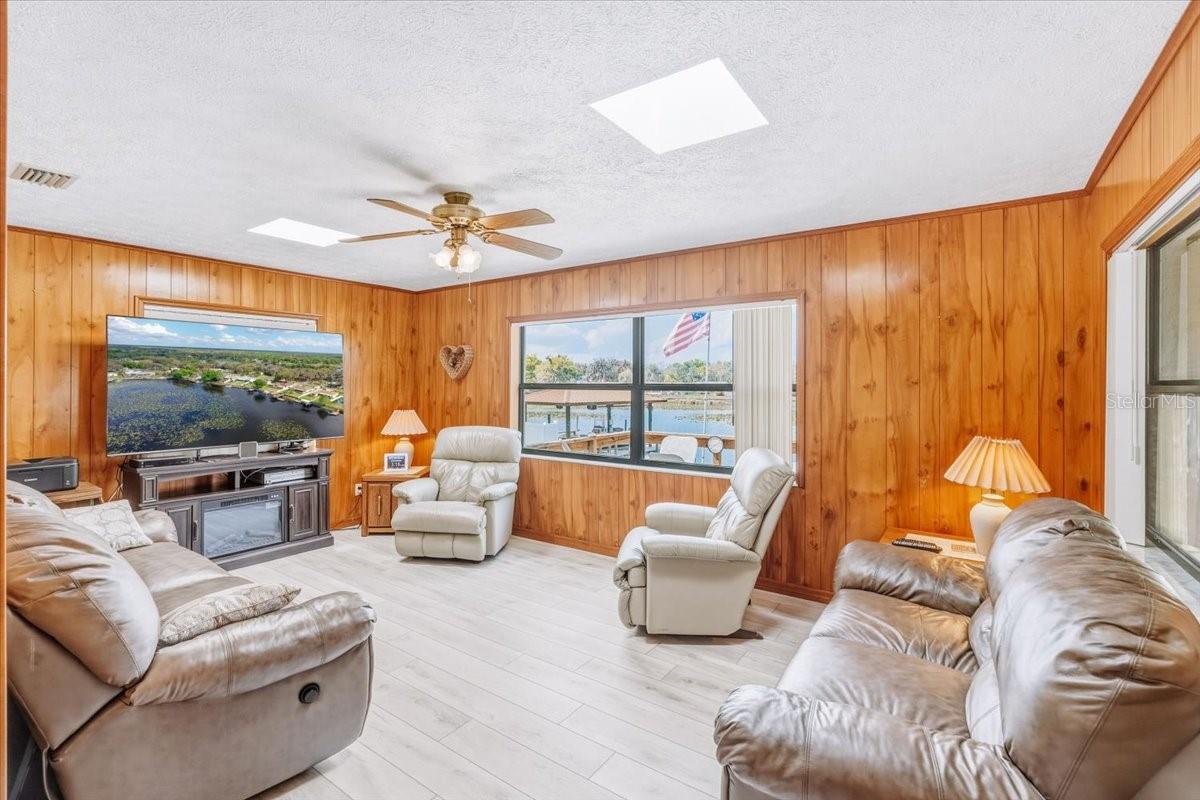 9103 E AQUA VISTA DR, INVERNESS, FL, 34450