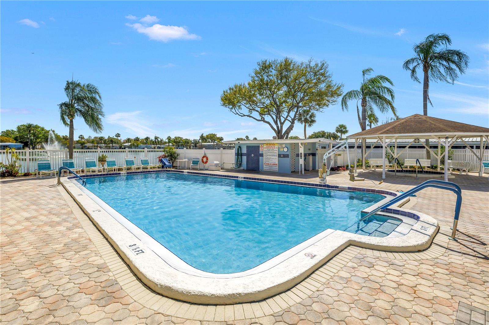 1100 BELCHER RD S #502, LARGO, FL, 33771