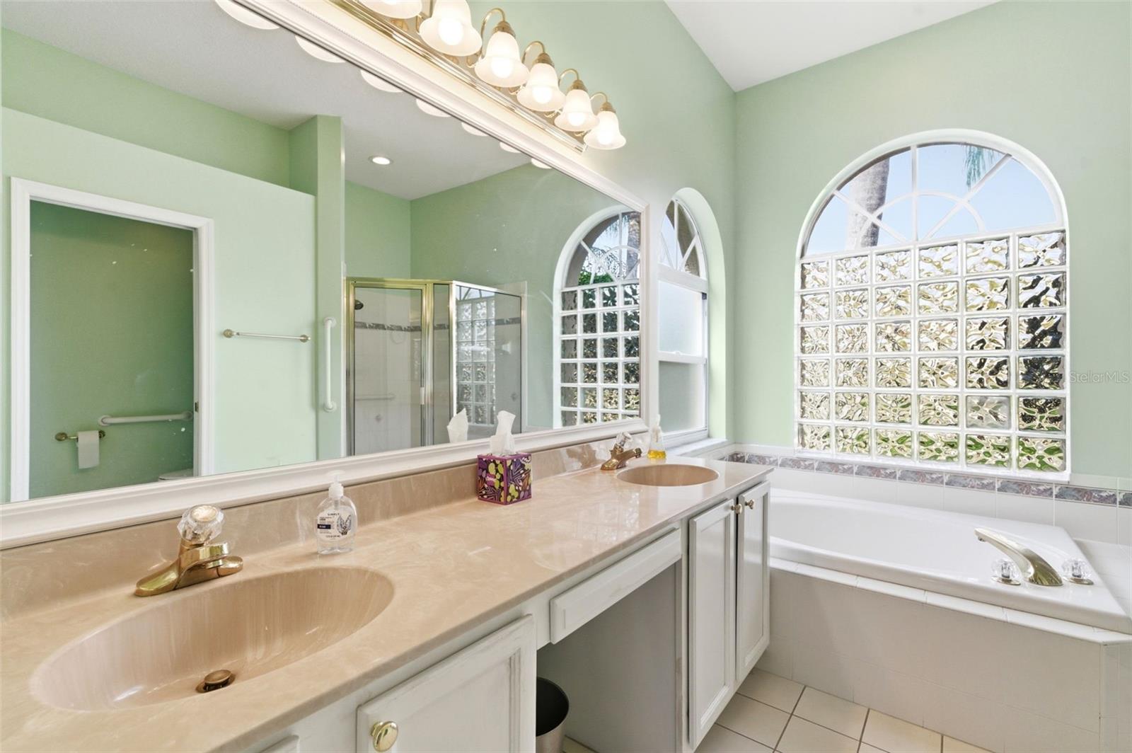 1310 KINGS WAY LN, TARPON SPRINGS, FL, 34688