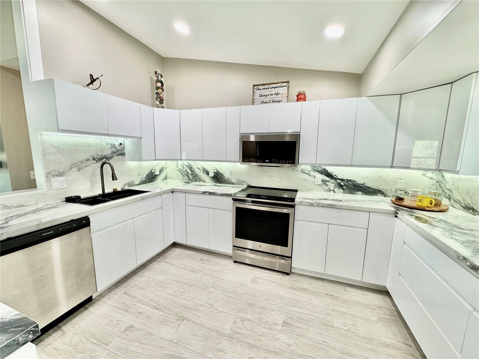 3659 DONAHUE AVE, NORTH PORT, FL, 34288