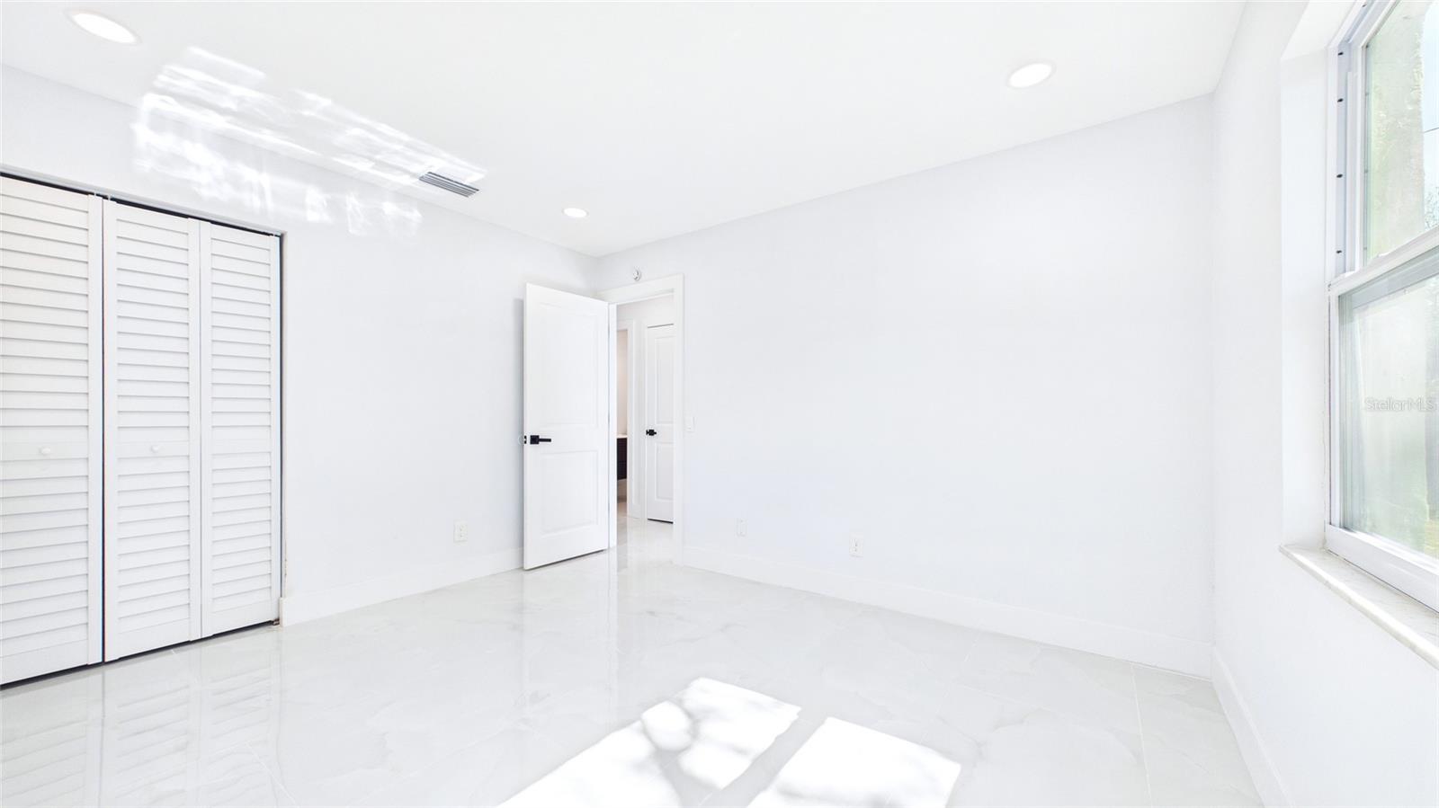 1778 NEW HAMPSHIRE AVE NE, ST PETERSBURG, FL, 33703