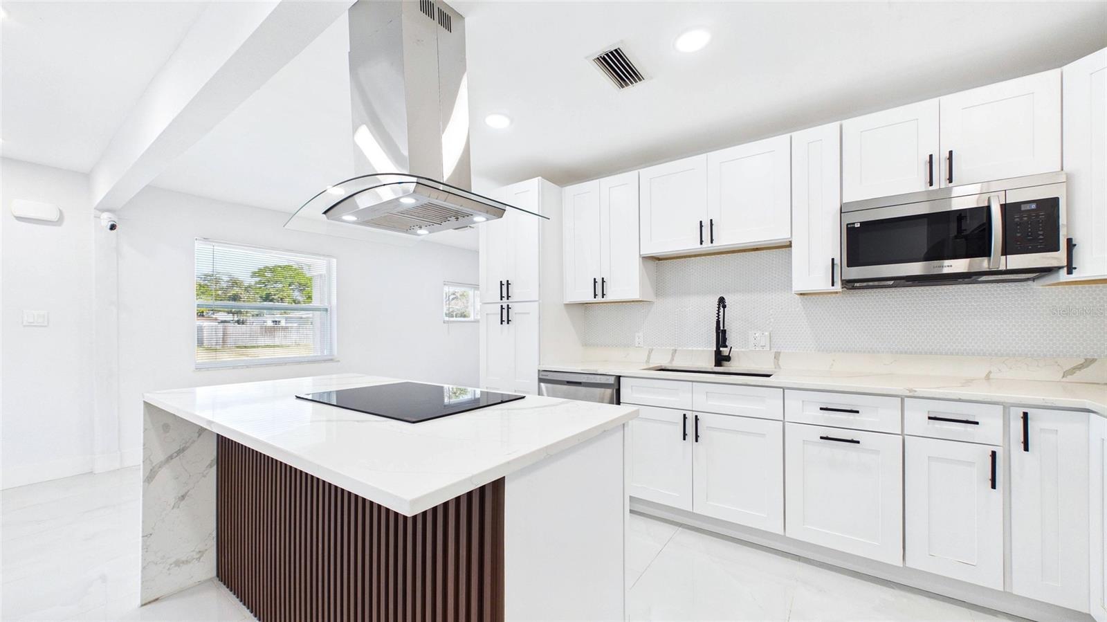 1778 NEW HAMPSHIRE AVE NE, ST PETERSBURG, FL, 33703