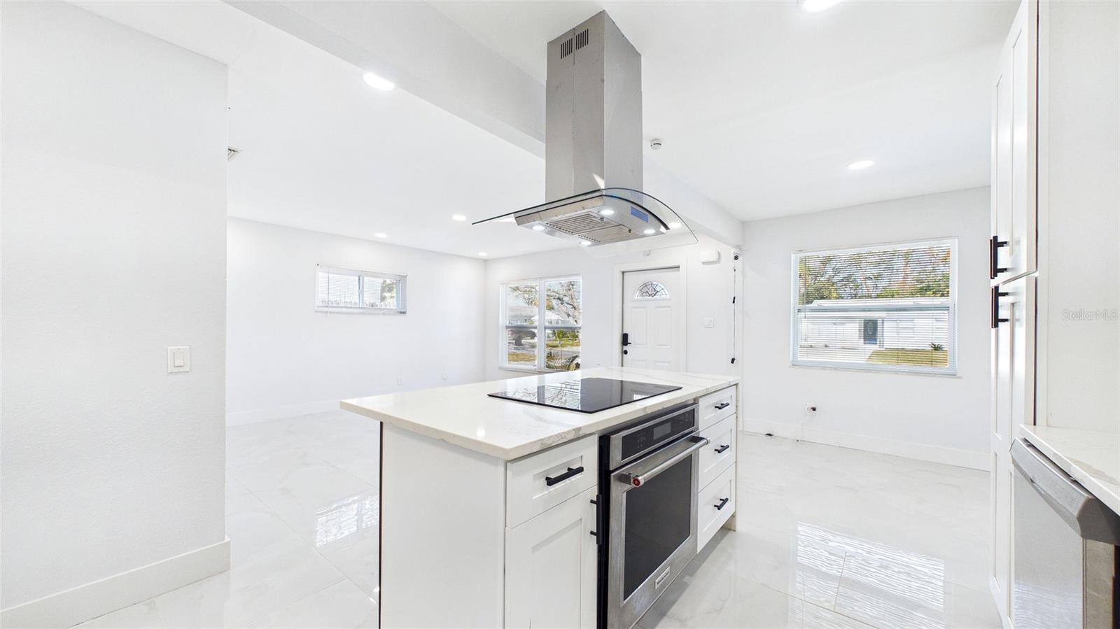 1778 NEW HAMPSHIRE AVE NE, ST PETERSBURG, FL, 33703