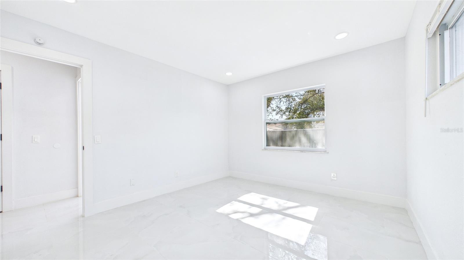 1778 NEW HAMPSHIRE AVE NE, ST PETERSBURG, FL, 33703
