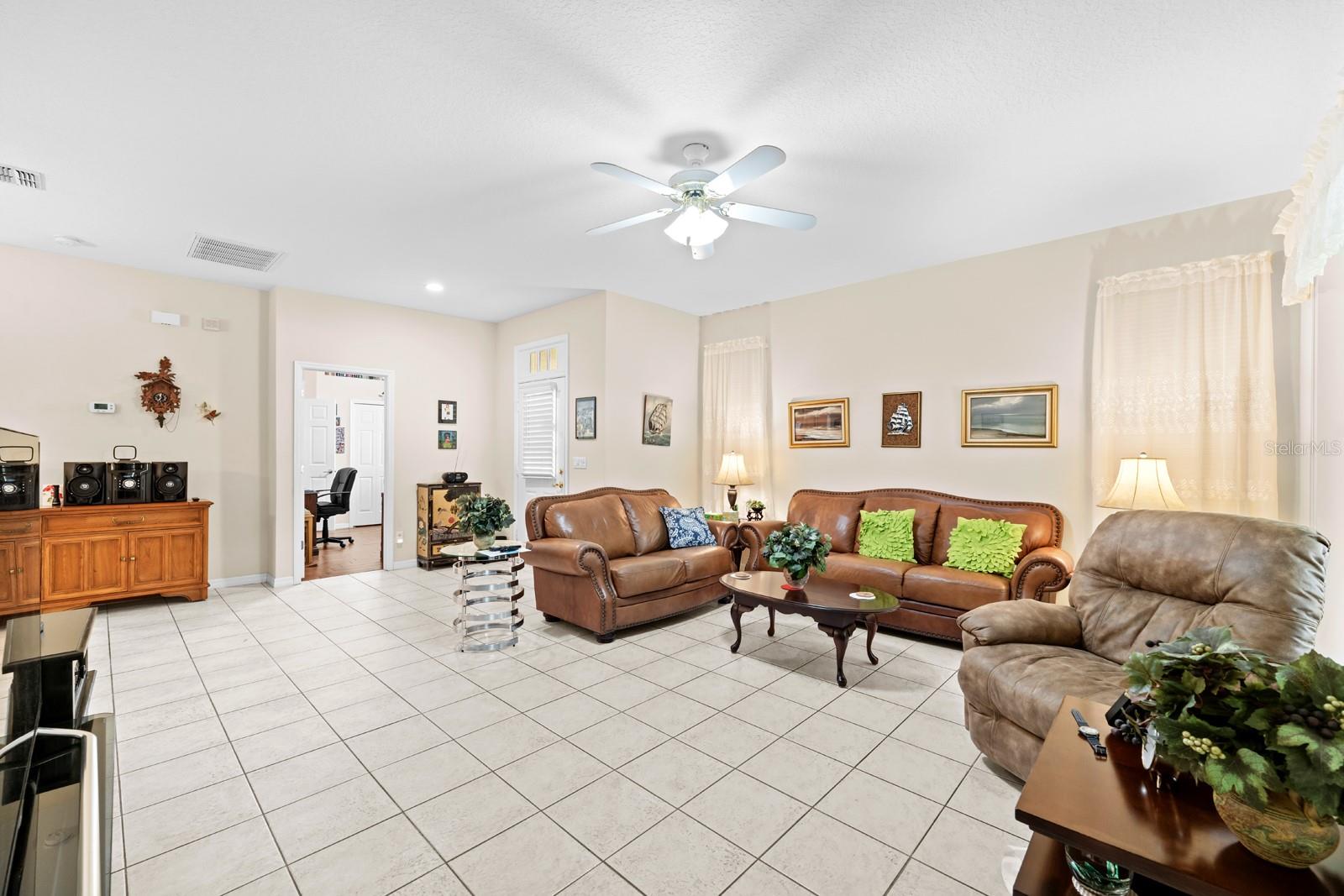 1102 SAVANNAH LANDINGS AVE, VALRICO, FL, 33596