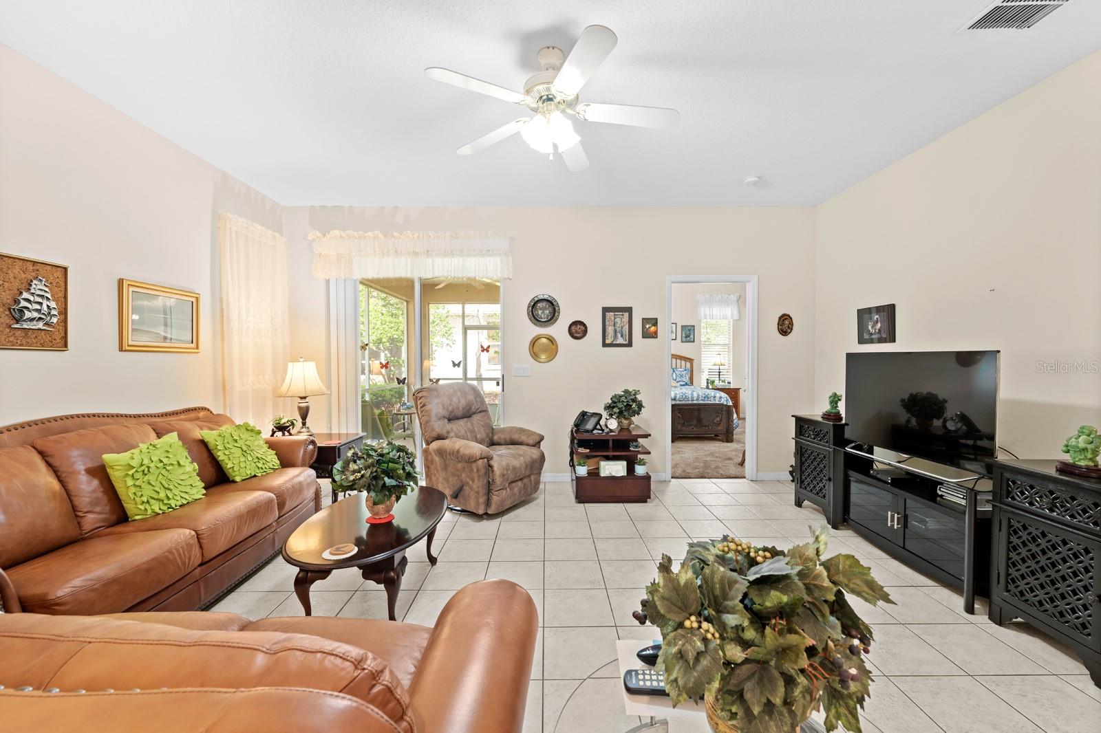 1102 SAVANNAH LANDINGS AVE, VALRICO, FL, 33596