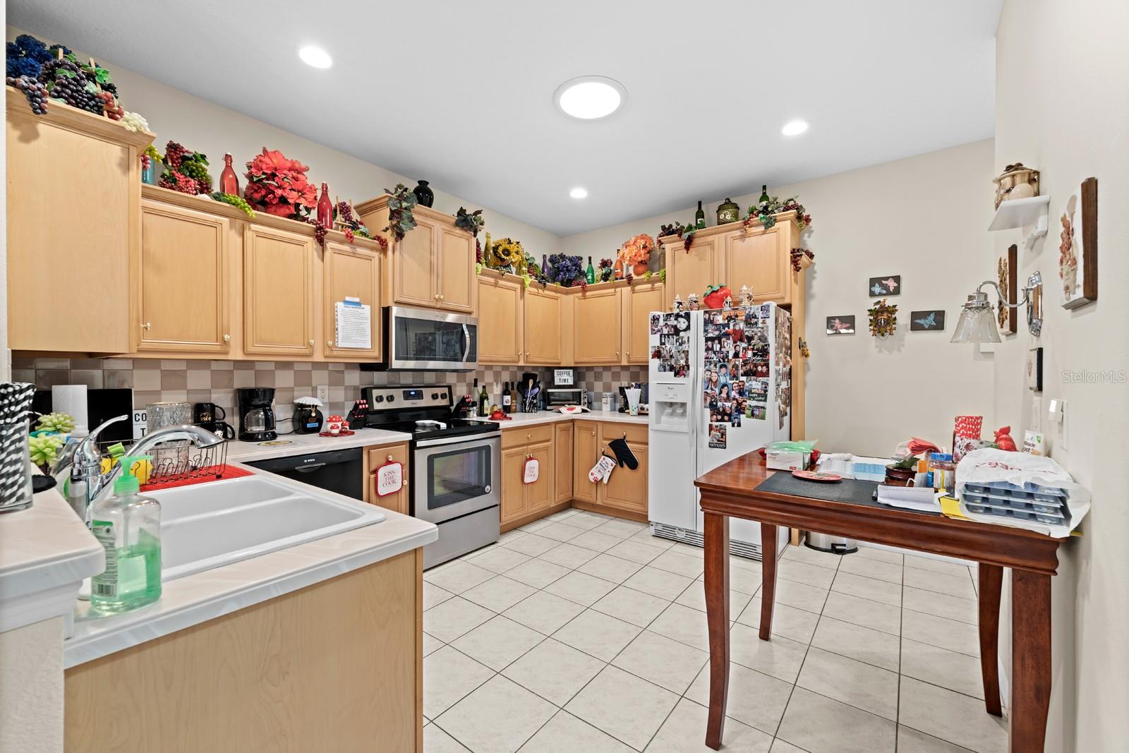 1102 SAVANNAH LANDINGS AVE, VALRICO, FL, 33596
