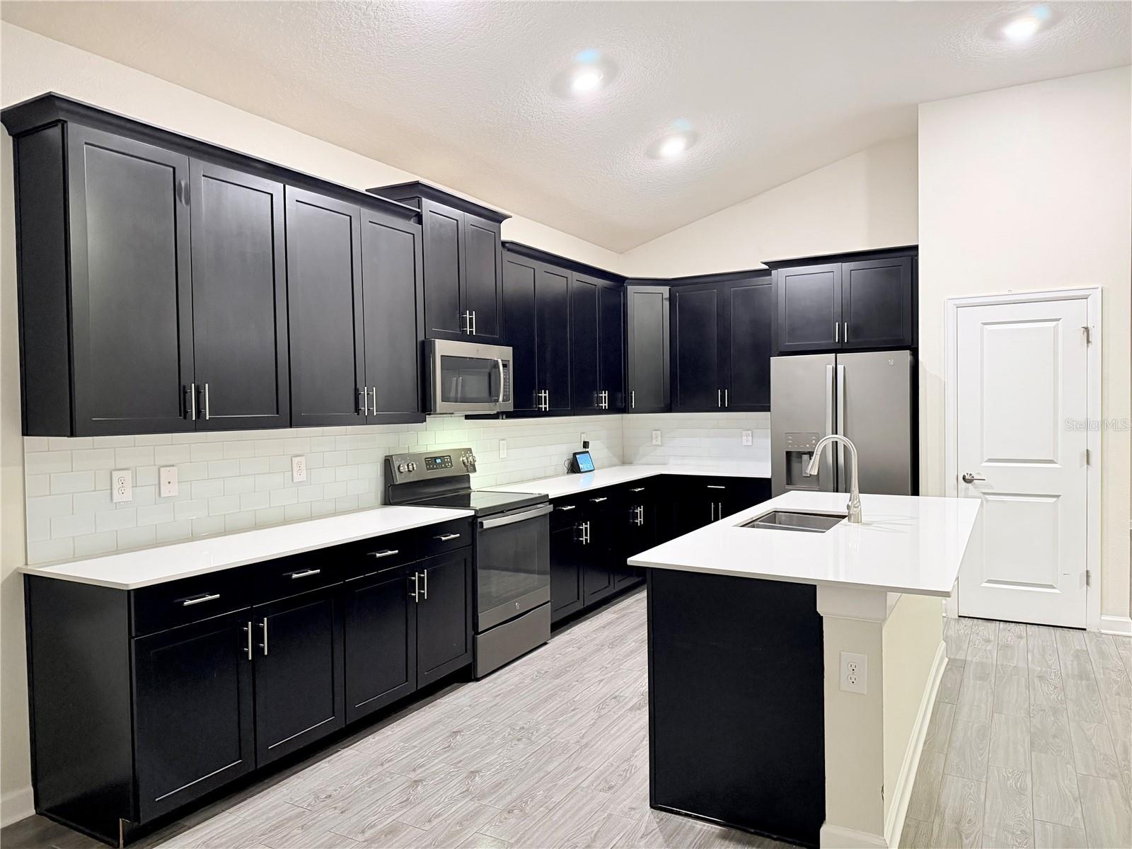 2065 CAMDEN LOOP, DAVENPORT, FL, 33837