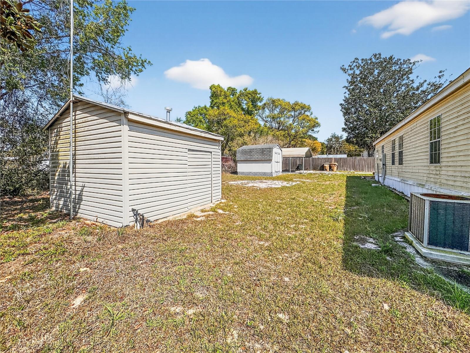 1923 LEESBURG BLVD, FRUITLAND PARK, FL, 34731