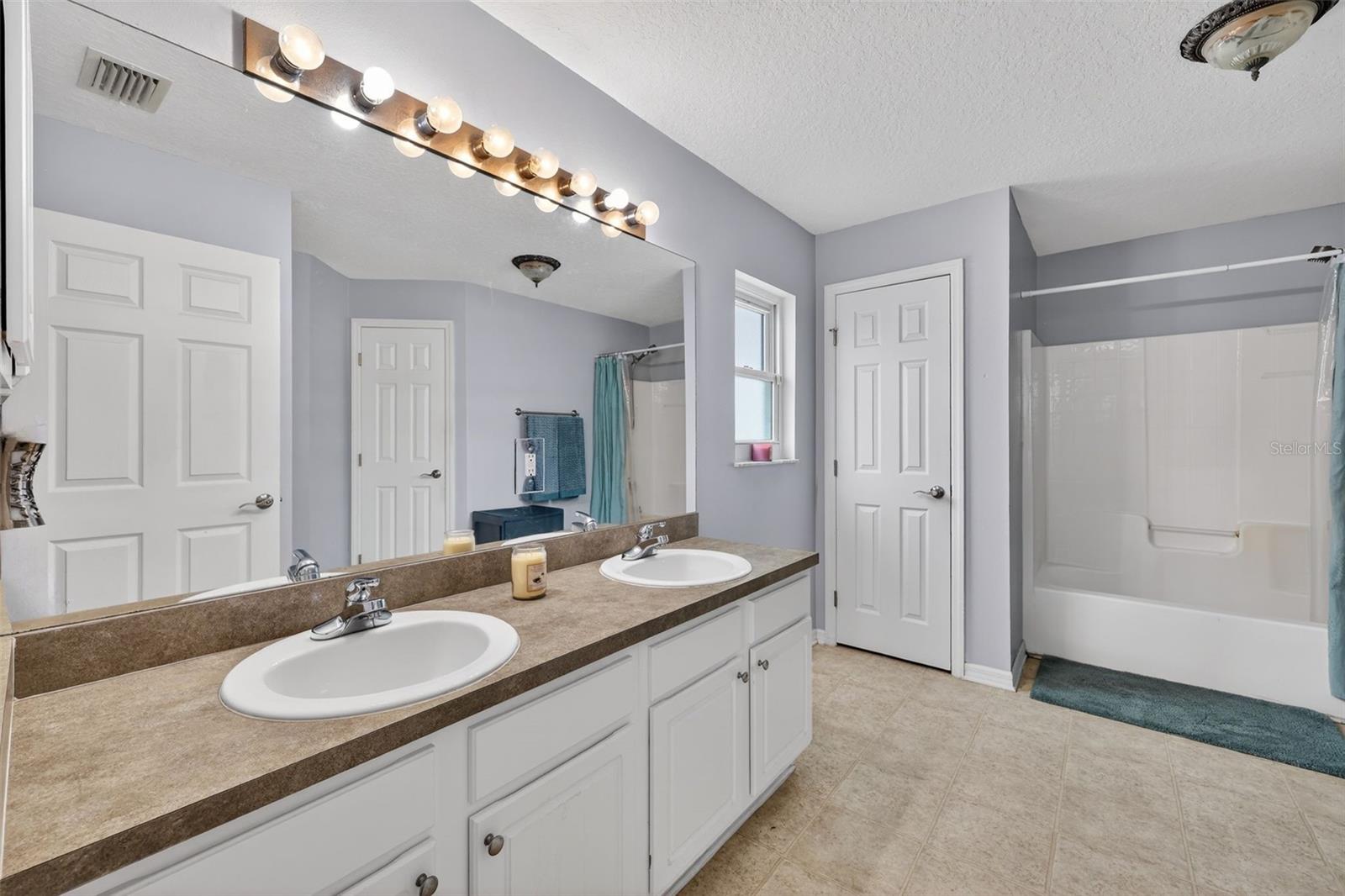 566 SW SEA HOLLY TER, PORT ST LUCIE, FL, 34984