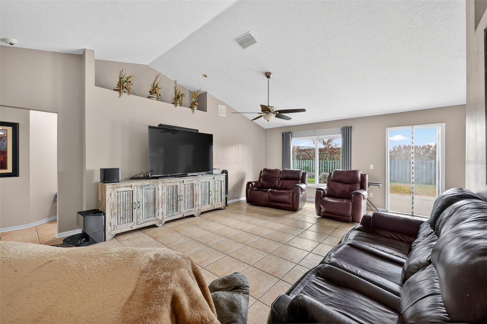566 SW SEA HOLLY TER, PORT ST LUCIE, FL, 34984
