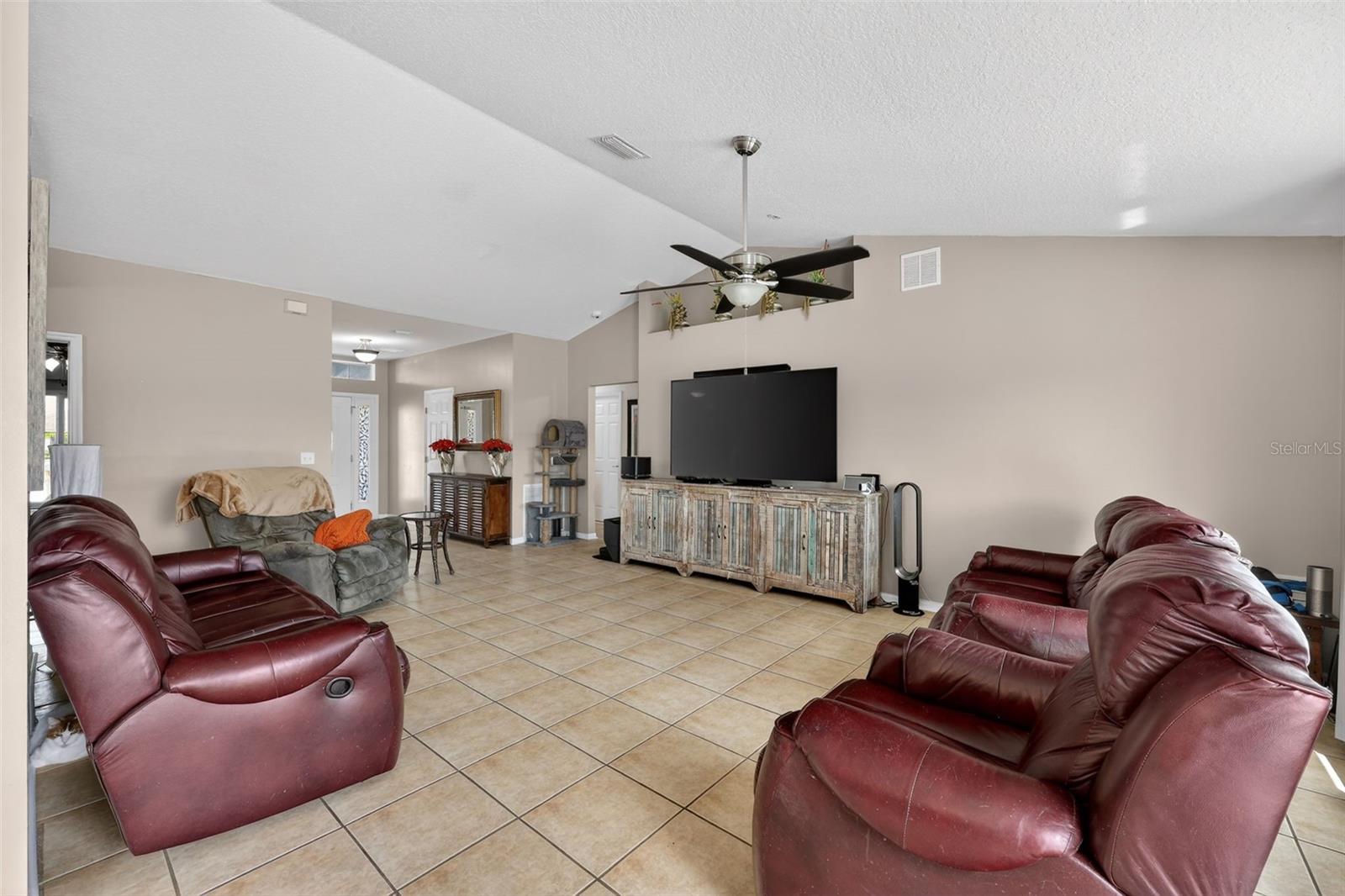 566 SW SEA HOLLY TER, PORT ST LUCIE, FL, 34984