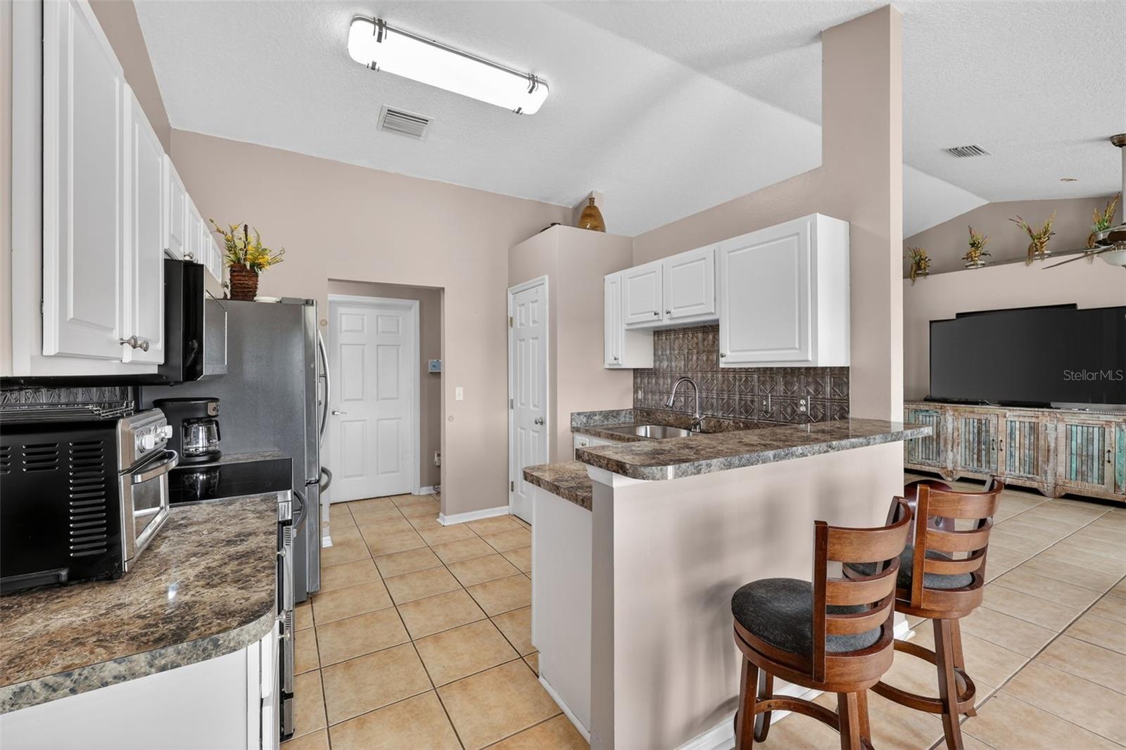 566 SW SEA HOLLY TER, PORT ST LUCIE, FL, 34984