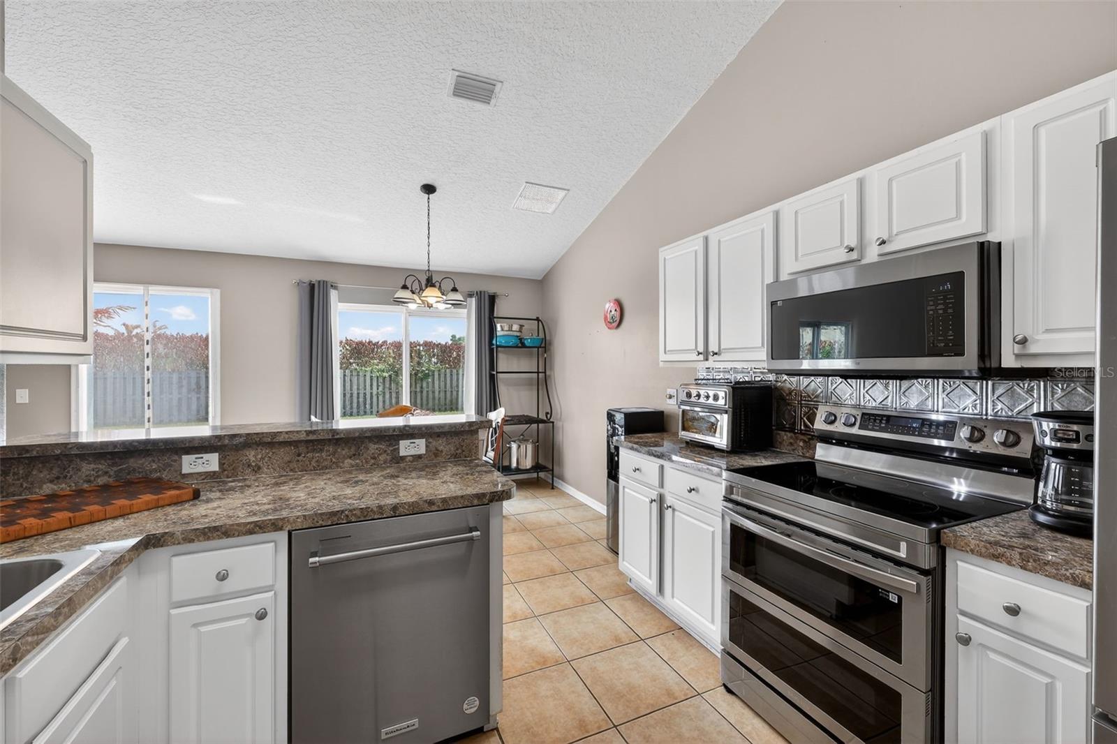 566 SW SEA HOLLY TER, PORT ST LUCIE, FL, 34984