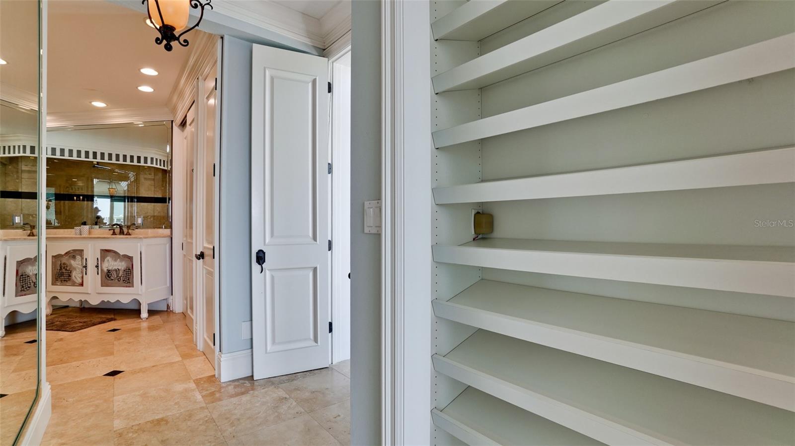 8213 MIDNIGHT PASS RD, SARASOTA, FL, 34242