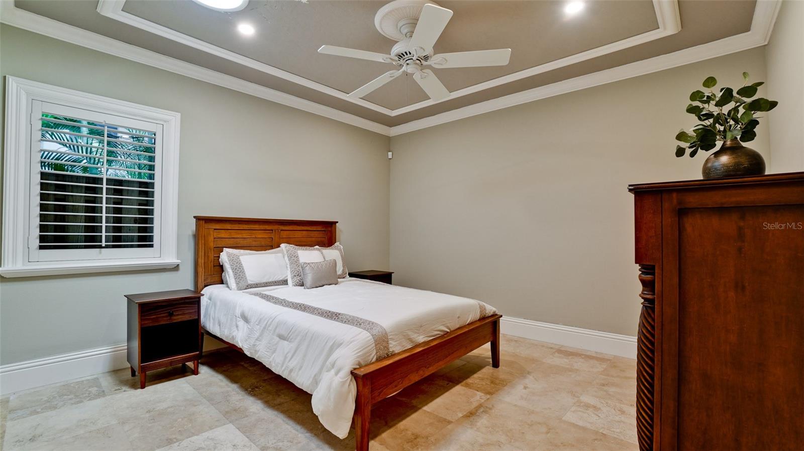 8213 MIDNIGHT PASS RD, SARASOTA, FL, 34242