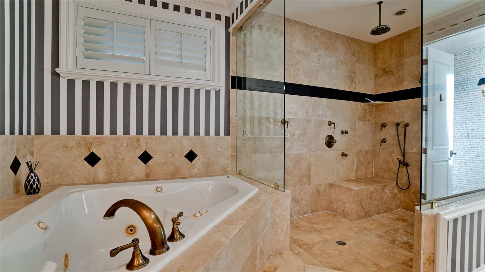 8213 MIDNIGHT PASS RD, SARASOTA, FL, 34242