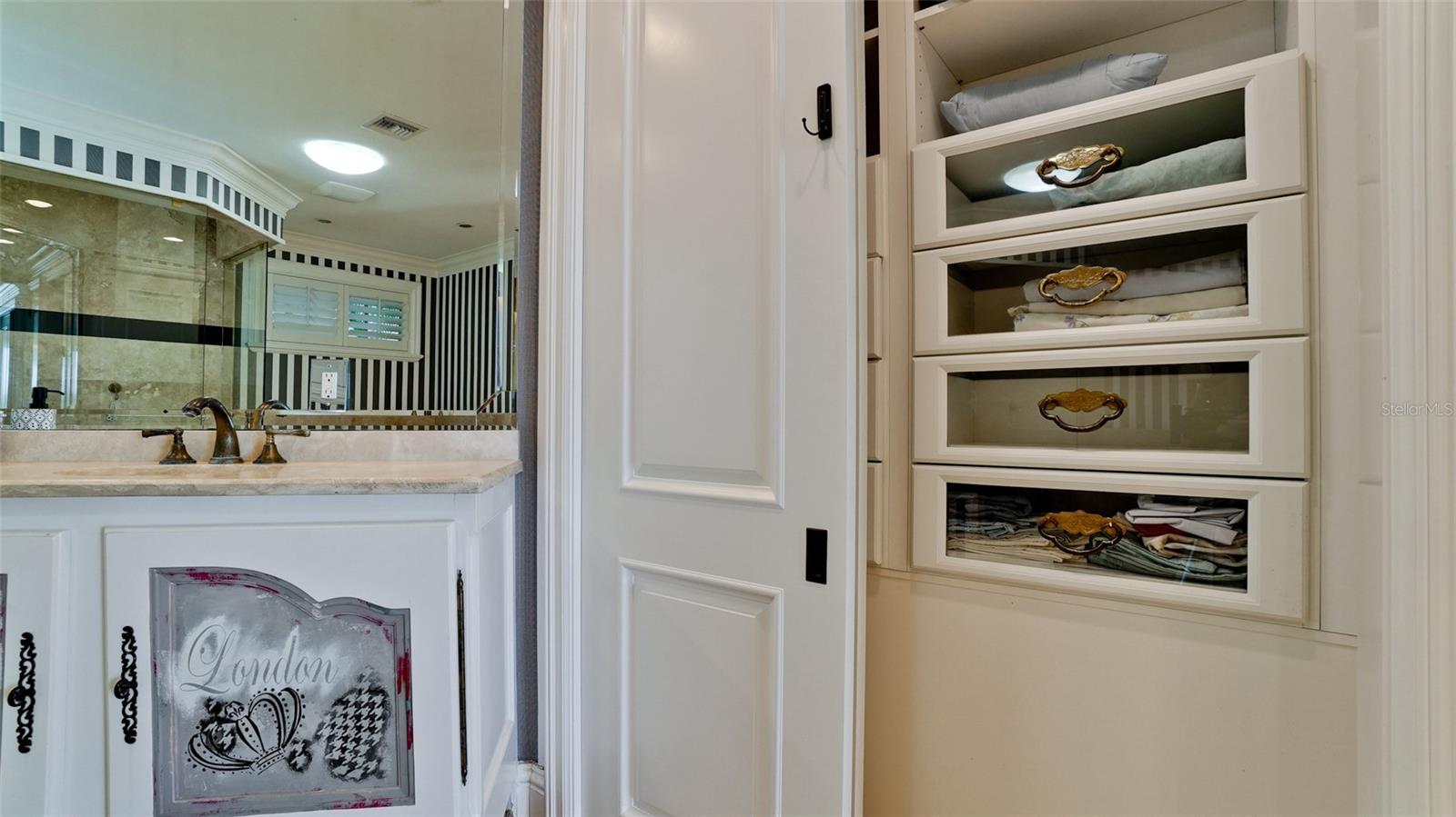 8213 MIDNIGHT PASS RD, SARASOTA, FL, 34242