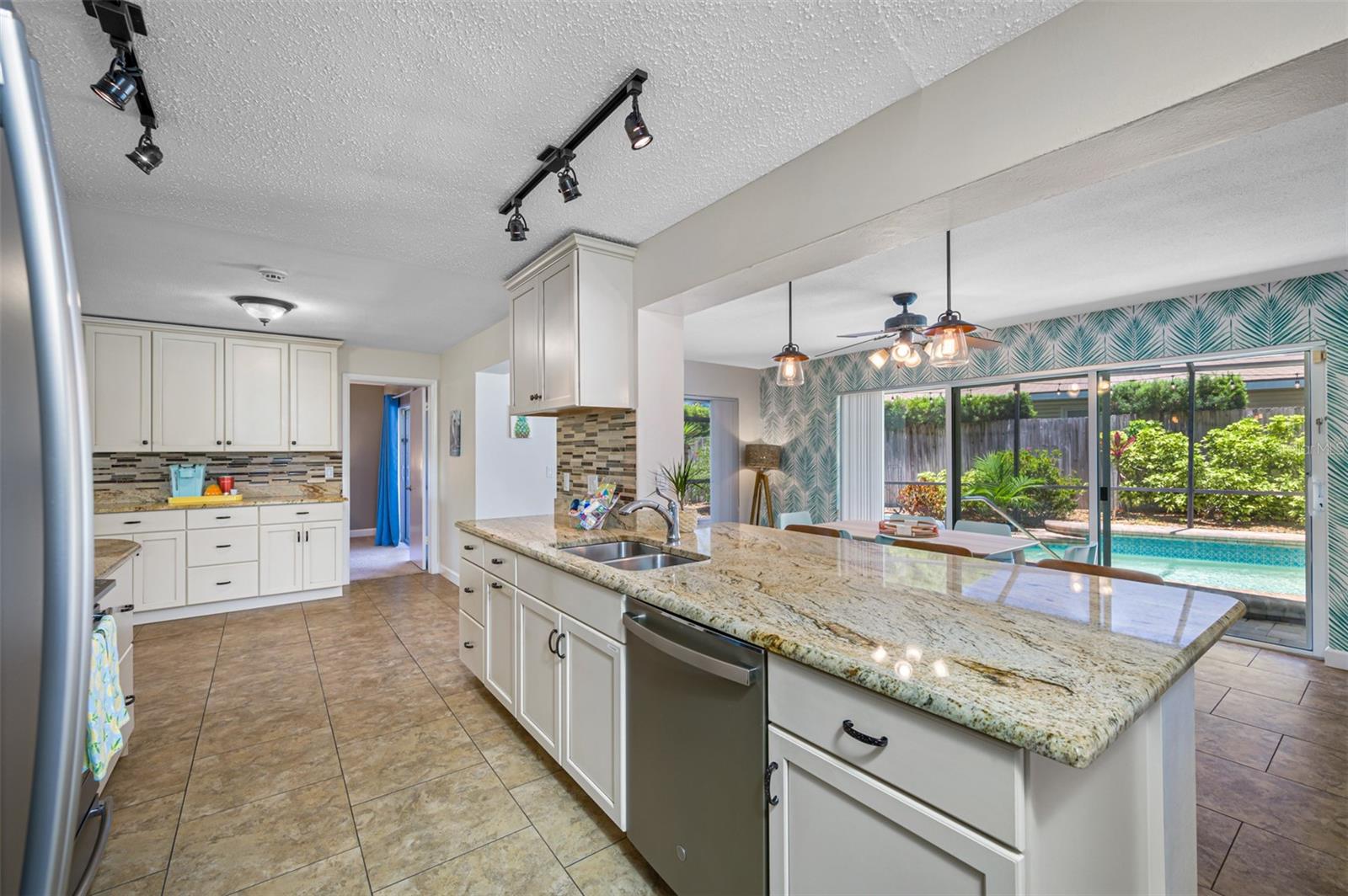 3749 MCKAY CREEK DR, LARGO, FL, 33770