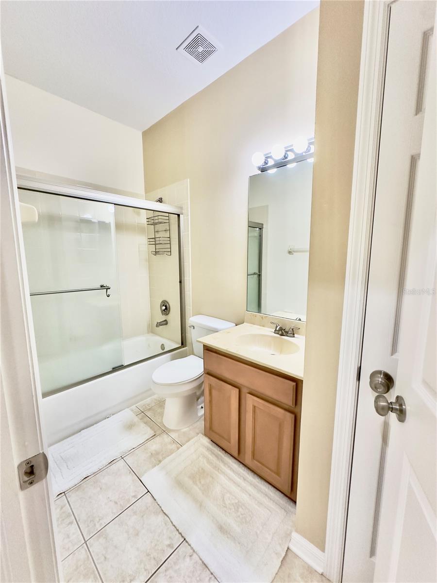 10222 DEVONSHIRE LAKE DR, TAMPA, FL, 33647