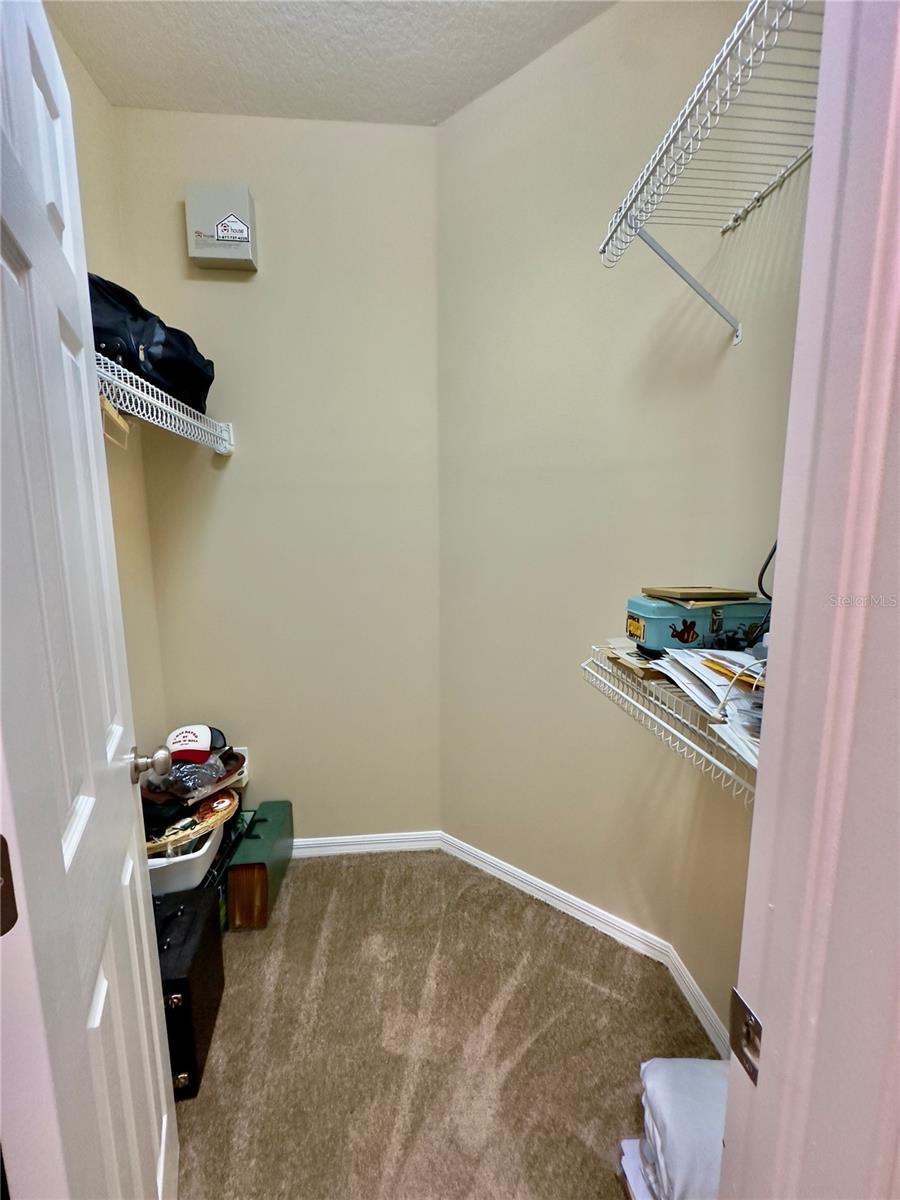 10222 DEVONSHIRE LAKE DR, TAMPA, FL, 33647