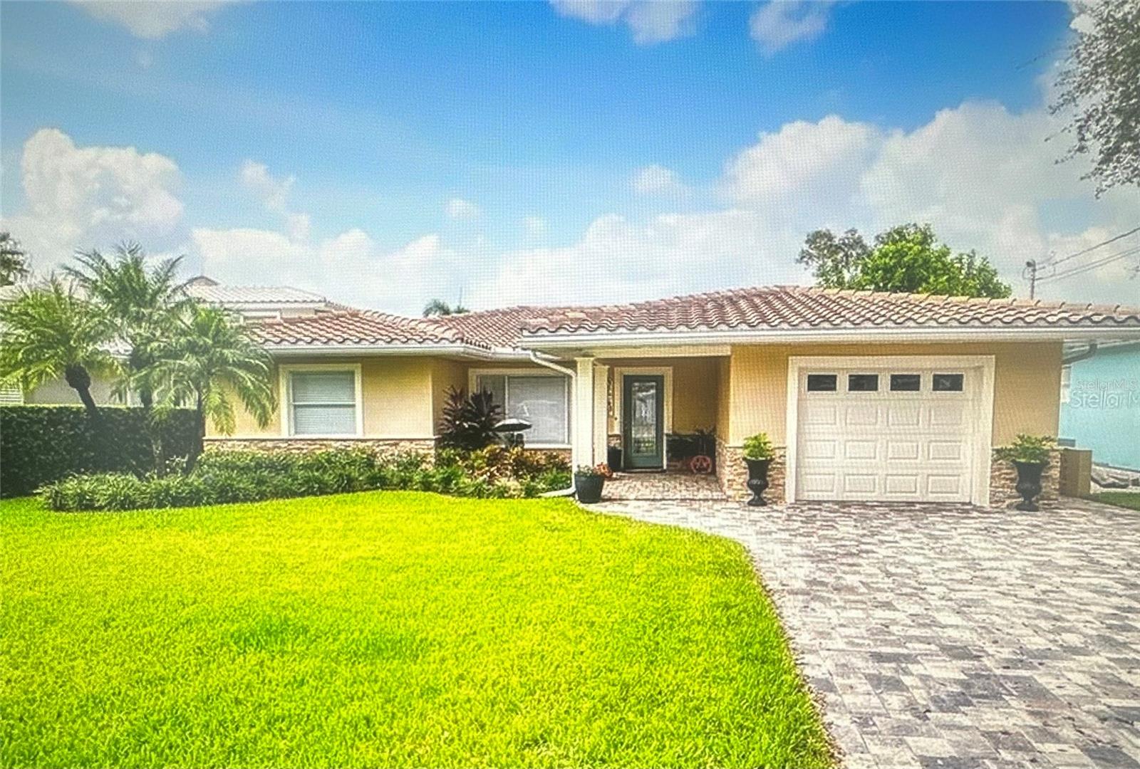 120 BAYSIDE DR, CLEARWATER BEACH, FL, 33767