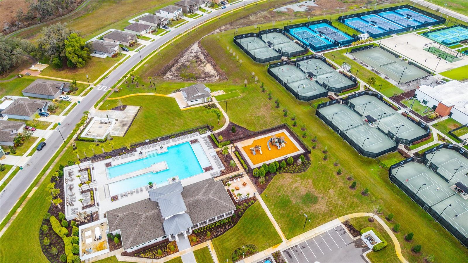 6300 BEVERLY HILLS DR, ZEPHYRHILLS, FL, 33541