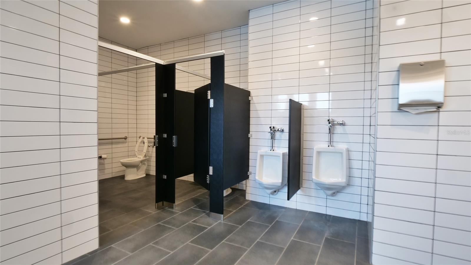 6300 BEVERLY HILLS DR, ZEPHYRHILLS, FL, 33541