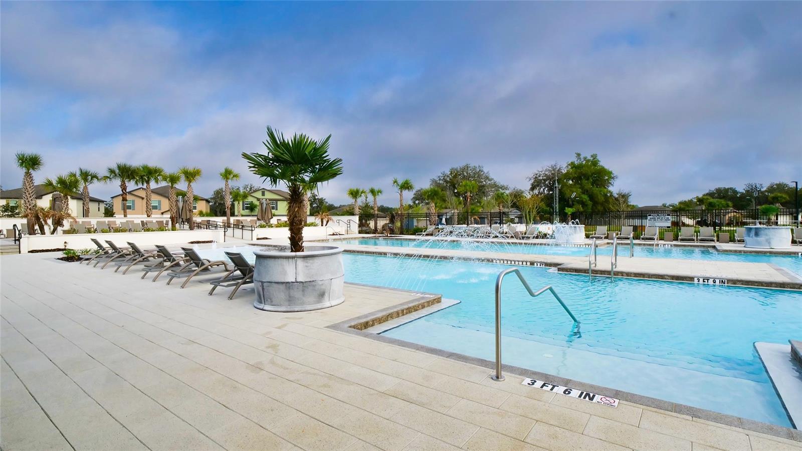 6300 BEVERLY HILLS DR, ZEPHYRHILLS, FL, 33541