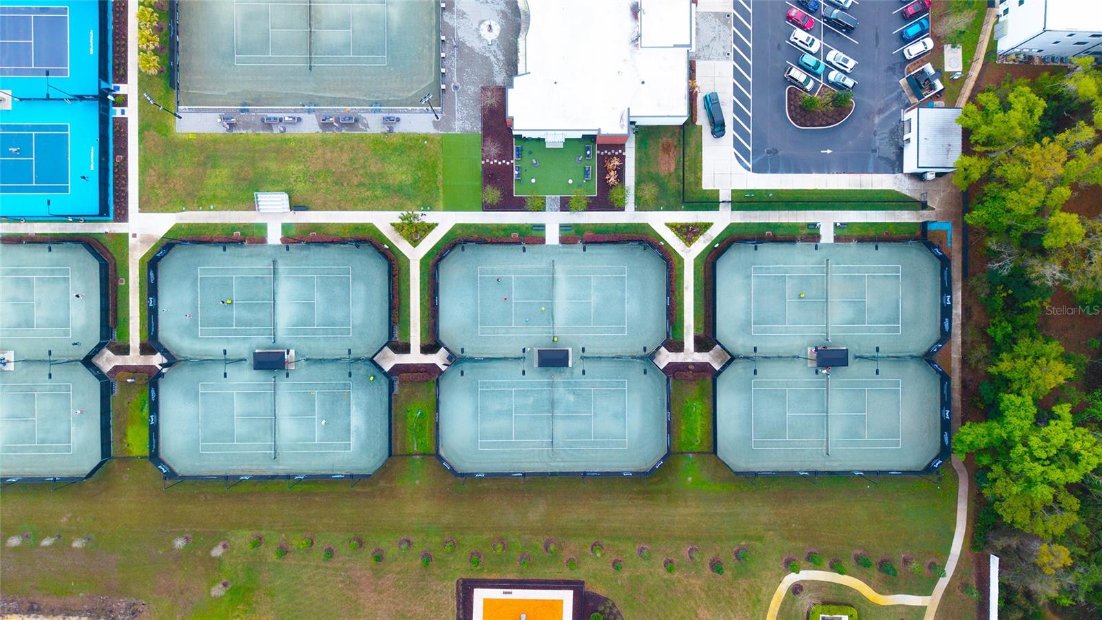 6300 BEVERLY HILLS DR, ZEPHYRHILLS, FL, 33541