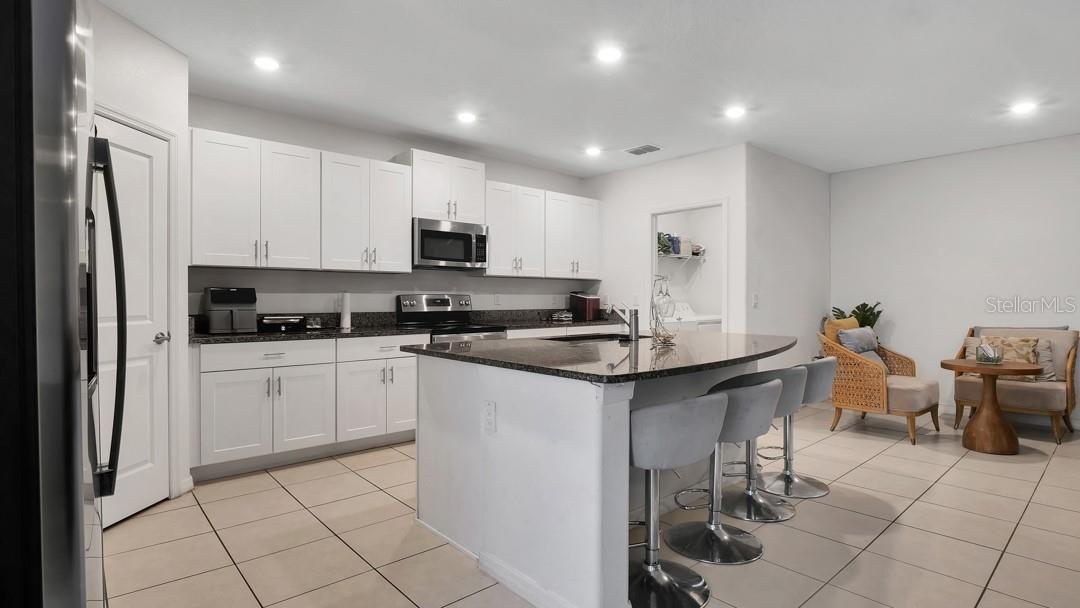 6300 BEVERLY HILLS DR, ZEPHYRHILLS, FL, 33541