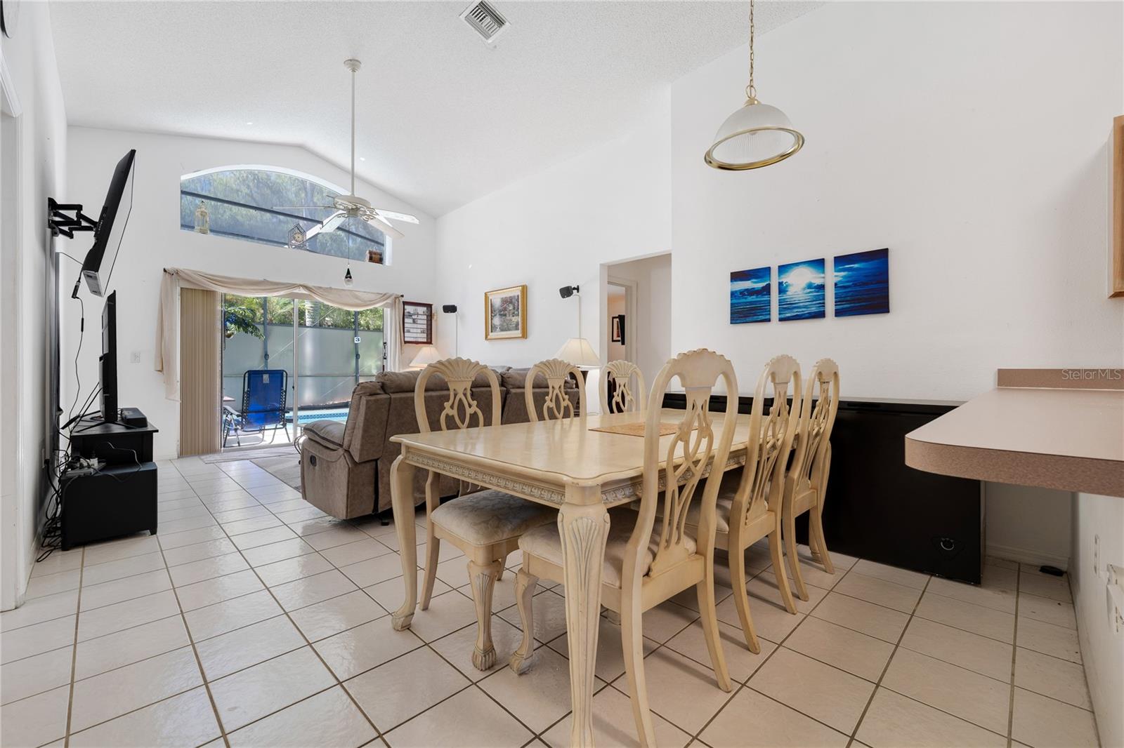 1045 LAKE BERKLEY DR E, KISSIMMEE, FL, 34746