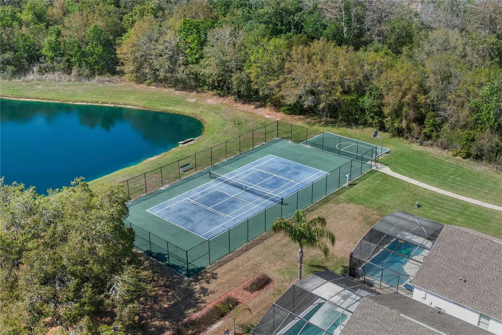 1045 LAKE BERKLEY DR E, KISSIMMEE, FL, 34746