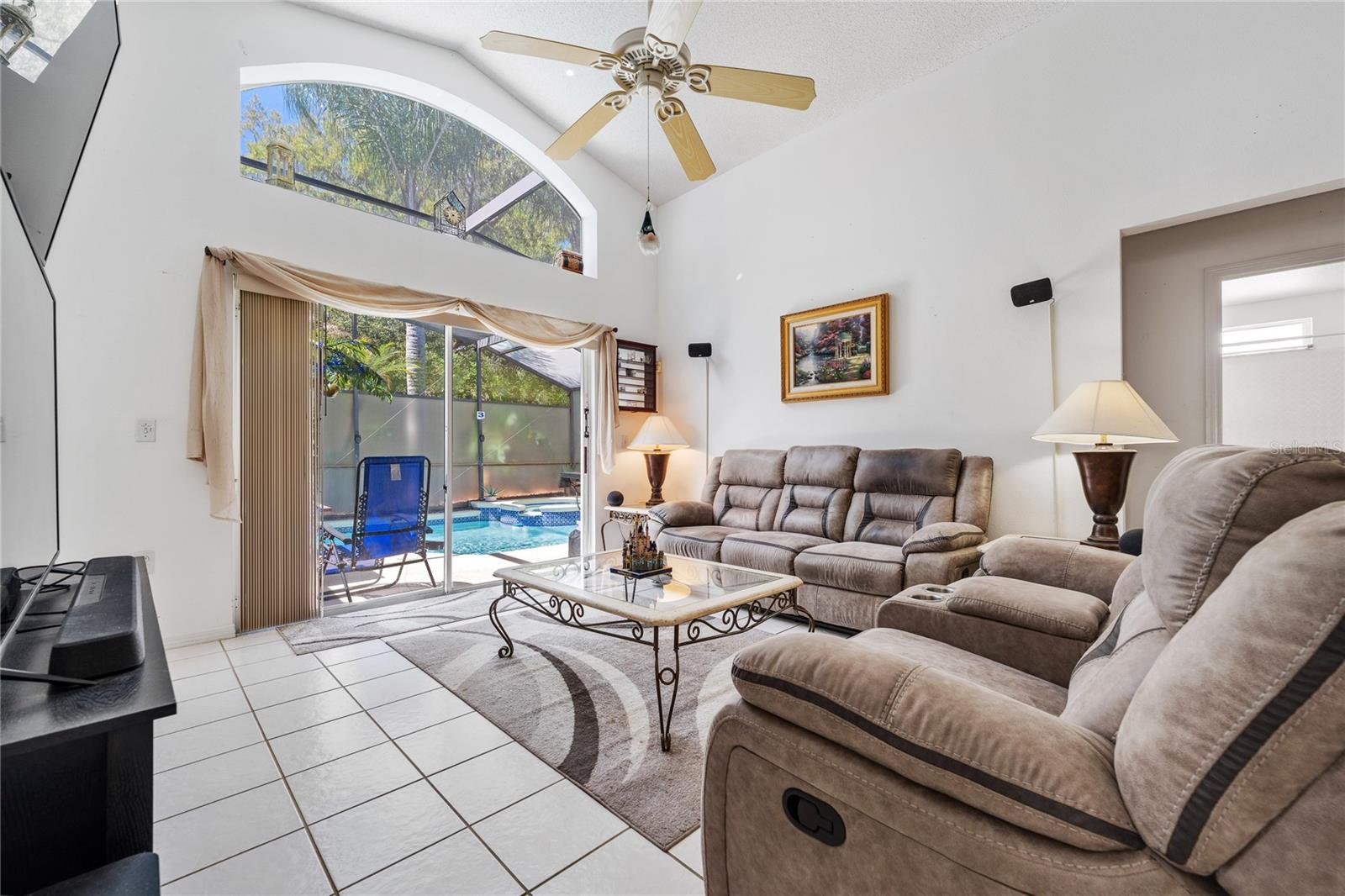 1045 LAKE BERKLEY DR E, KISSIMMEE, FL, 34746