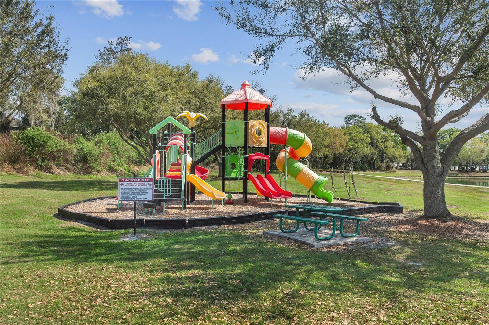 1045 LAKE BERKLEY DR E, KISSIMMEE, FL, 34746