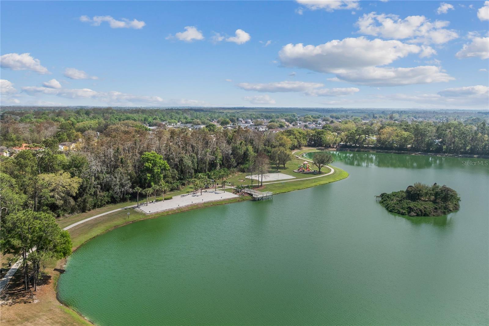 1045 LAKE BERKLEY DR E, KISSIMMEE, FL, 34746