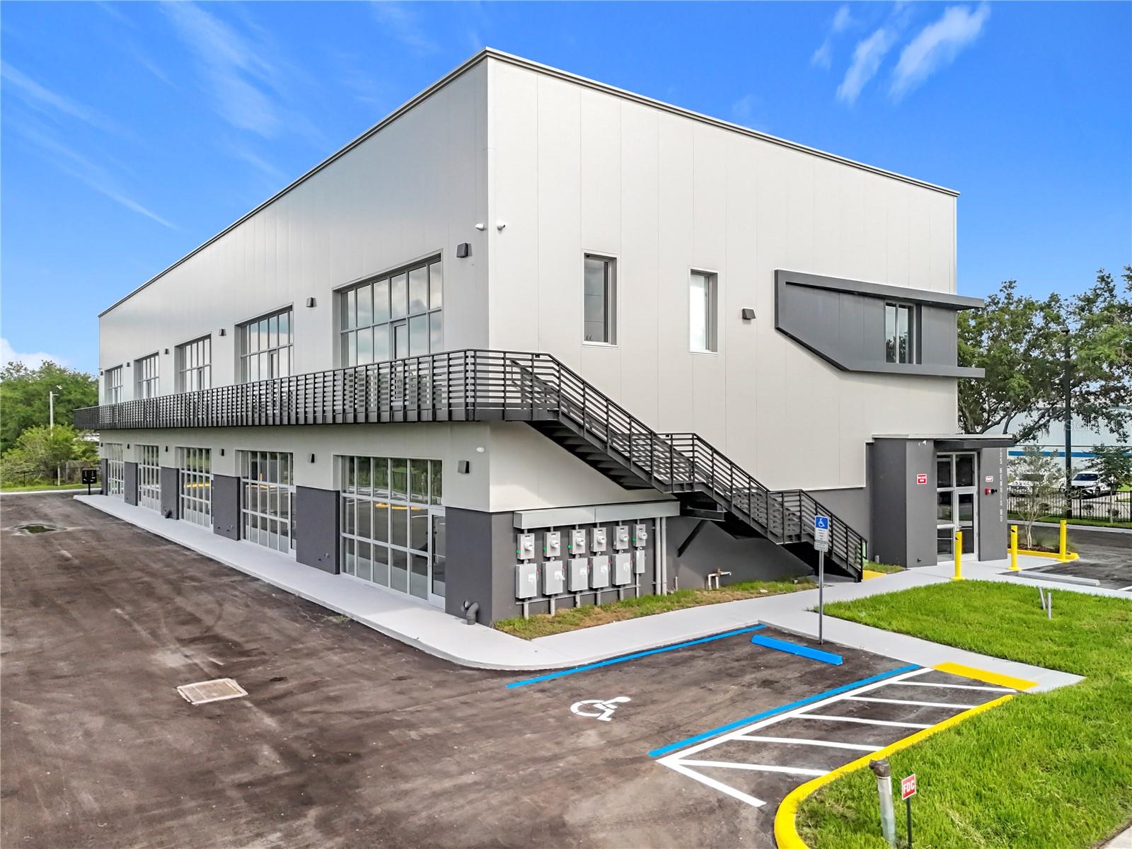705 HENNIS RD, WINTER GARDEN, FL, 34787