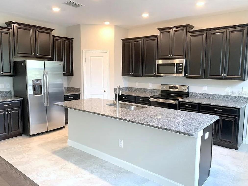 16308 HYDE MANOR DR, TAMPA, FL, 33647