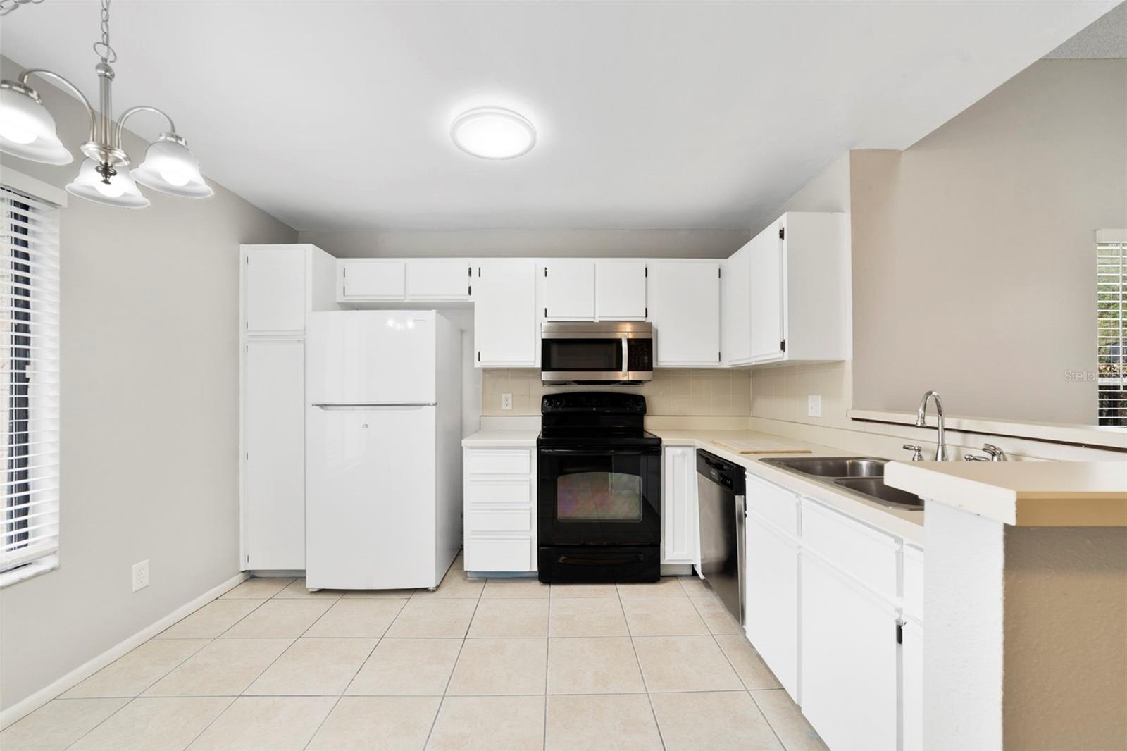 1002 GWYN CIR, OVIEDO, FL, 32765