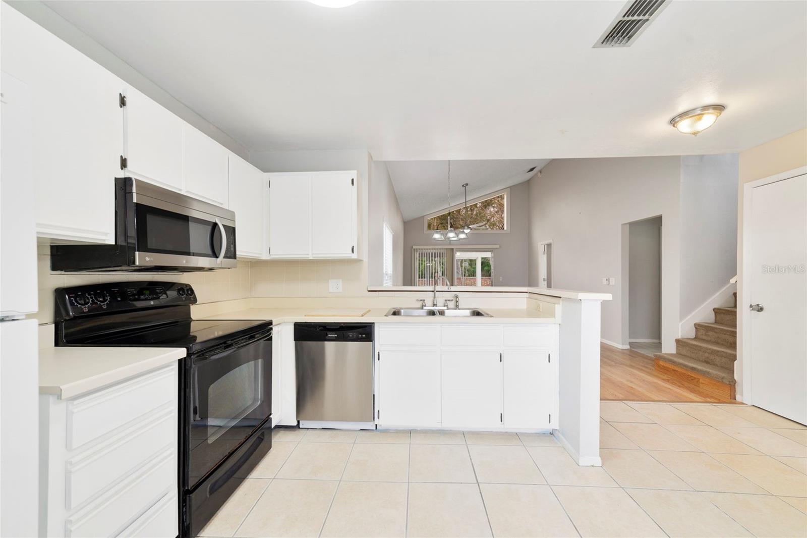1002 GWYN CIR, OVIEDO, FL, 32765