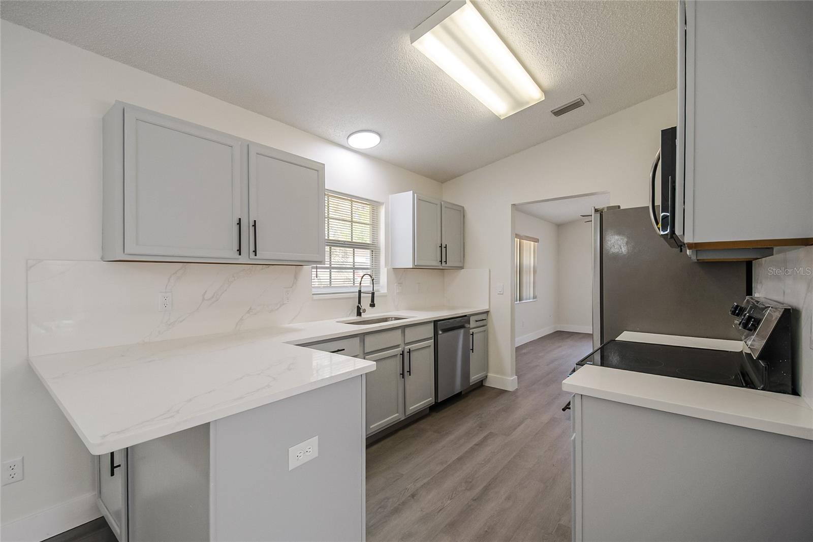 109 N FAULKNER AVE, LEESBURG, FL, 34748