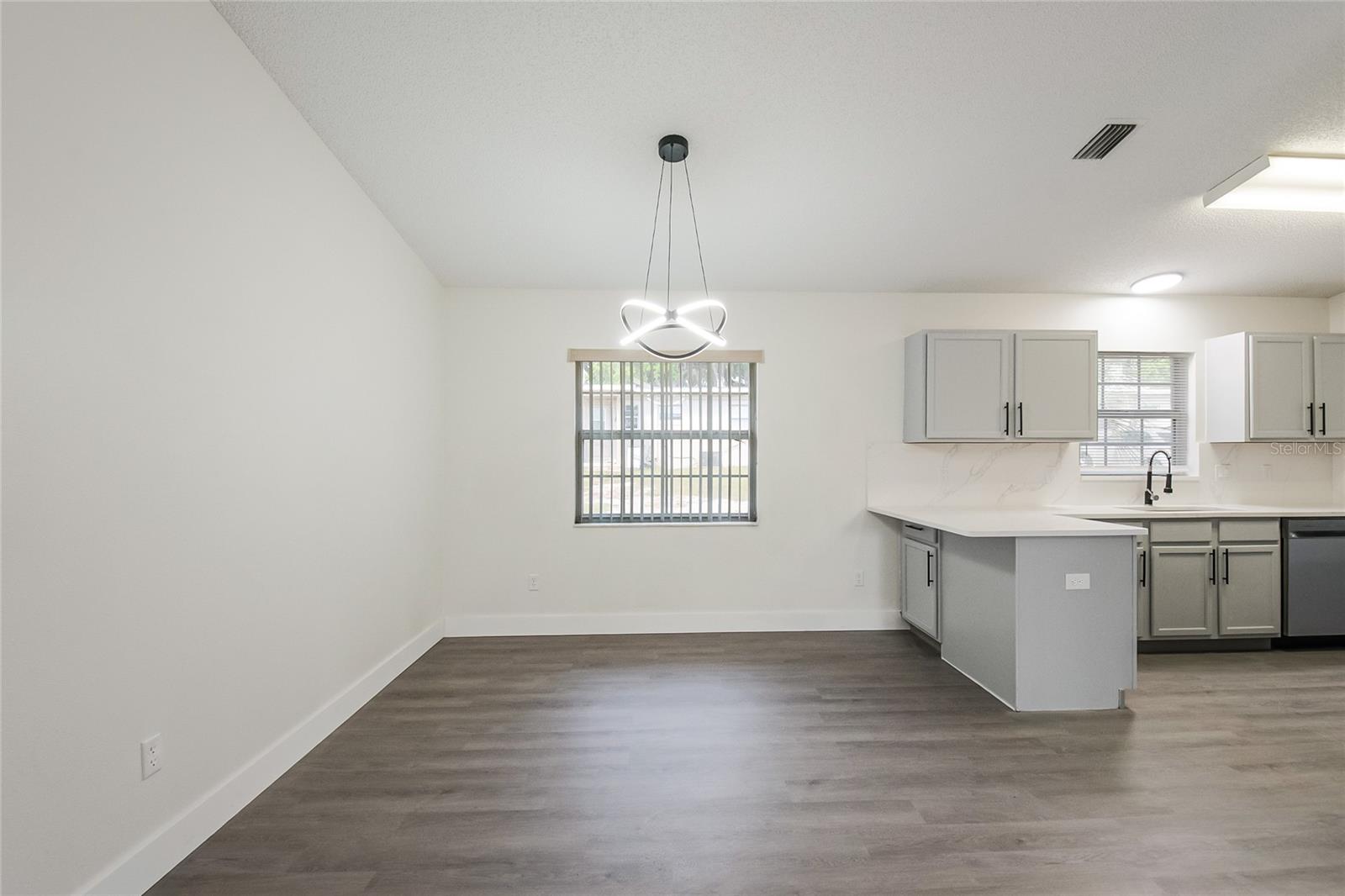 109 N FAULKNER AVE, LEESBURG, FL, 34748