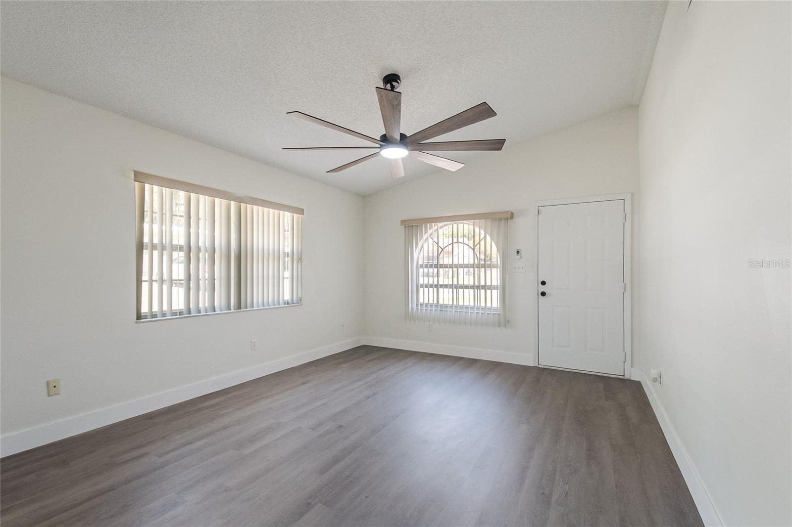 109 N FAULKNER AVE, LEESBURG, FL, 34748