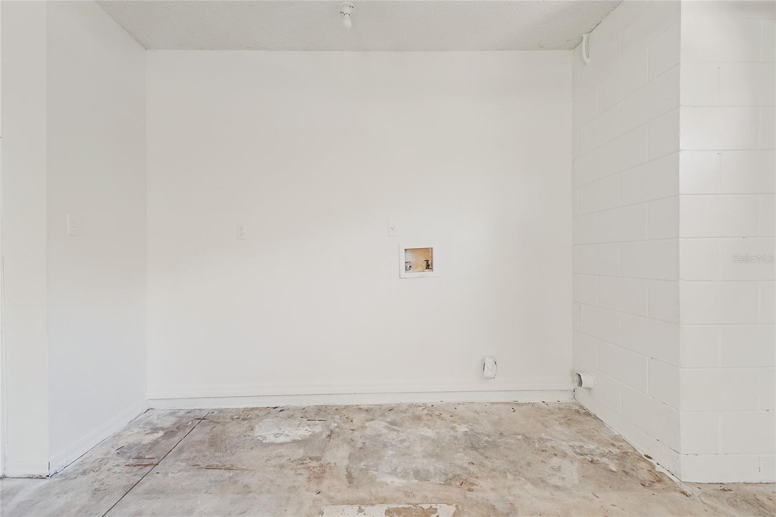 109 N FAULKNER AVE, LEESBURG, FL, 34748
