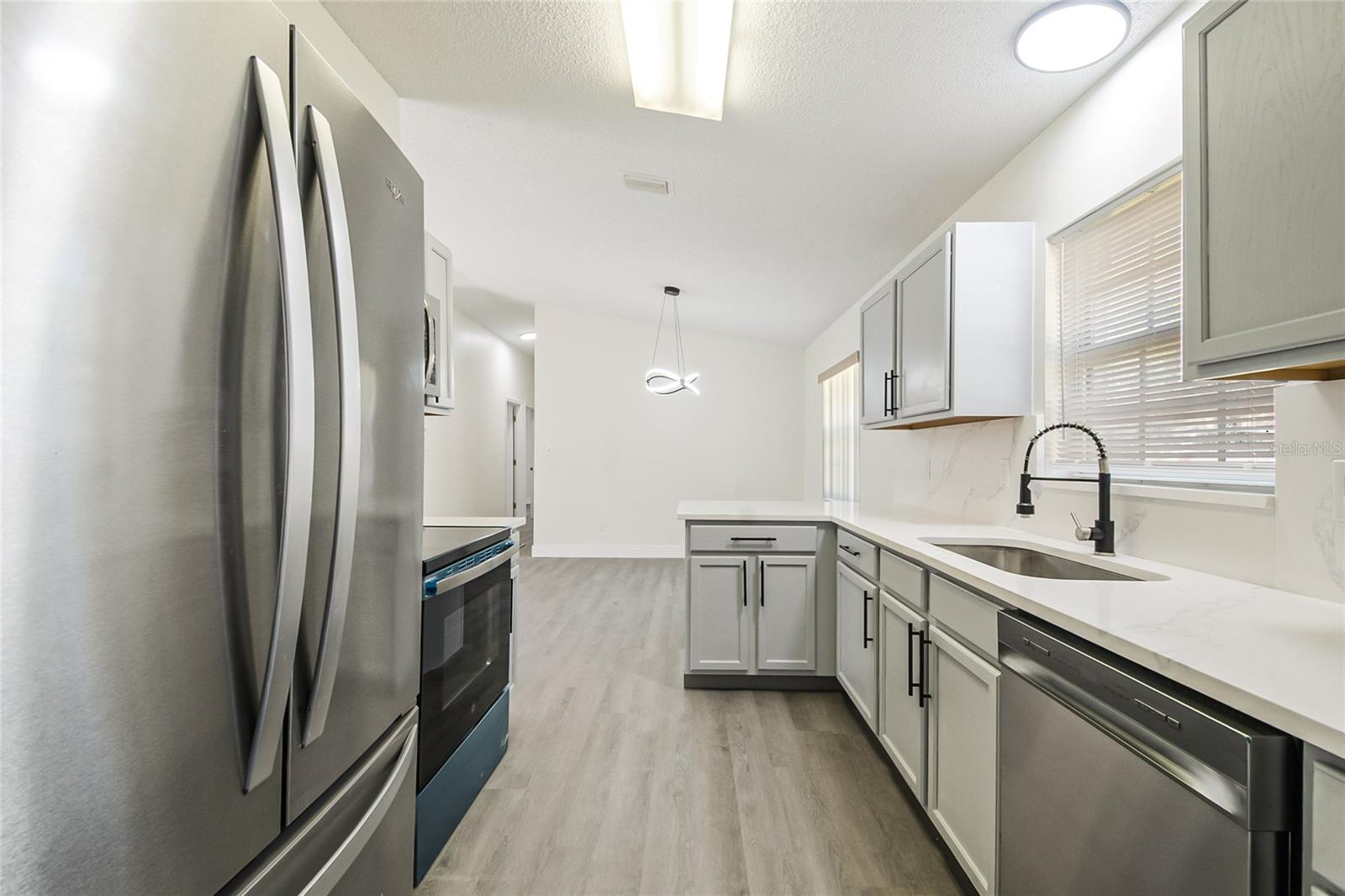 109 N FAULKNER AVE, LEESBURG, FL, 34748