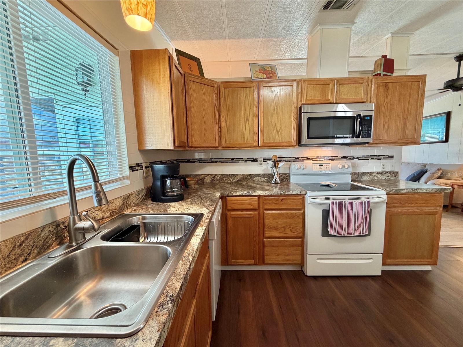 158 HIBISCUS WAY, LEESBURG, FL, 34748